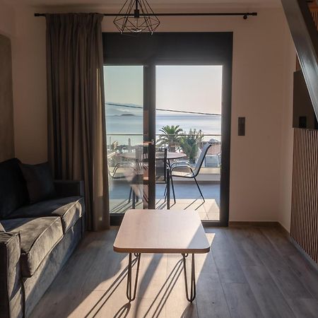 Blue Wave Luxury Suites Nea Iraklitsa Szoba fotó